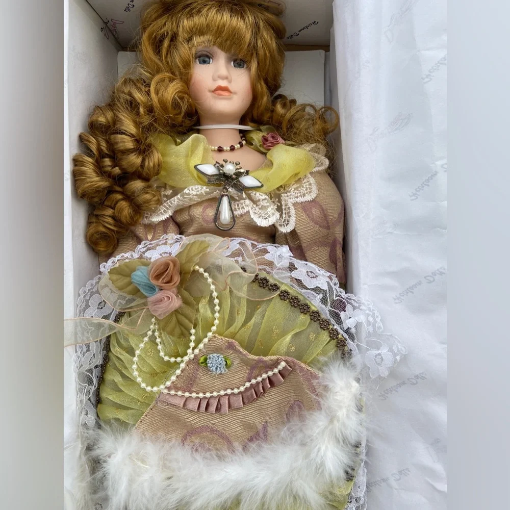 NWOT Meet “Jasmine” She’s StrawberryBlond,HazelEyes, PorcelainSkin,StunningDoll🎄